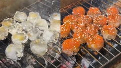 Παγάκια στα κάρβουνα: Το νέο street food που κάνει θραύση στη Κίνα (vid)