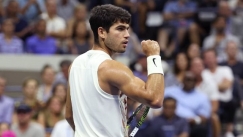 O Κάρλος Αλκαράθ πανηγυρίζει