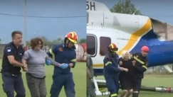 Δραματικές στιγμές στην Καρδίτσα: Πυροσβέστες μεταφέρουν εξαντλημένους ηλικιωμένους με κάθε μέσο