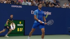 Ο Τζόκοβιτς πιάνει με την τσέπη του το μπαλάκι