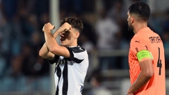 Ο Γιάννης Κωνσταντέλιας πανηγυρίζει α λα Μέσι και άρωμα Black Panther