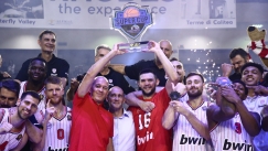 Κώστας Παπανικολάου