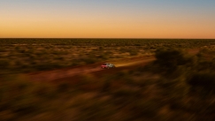 Porsche Taycan: 5.000 χλμ. στην Αυστραλία με 27 στάσεις για φόρτιση (vid)
