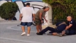Σάλoς με τη βίαιη σύλληψη διανομέα στην Εύβοια: «Δεν θα ανεχτούμε τέτοιου είδους συμπεριφορές» λένε οι εργαζόμενοι (vid) 