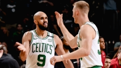 Ο Ντέρικ Γουάιτ με τον Κρίσταπς Πορζίνγκις. 