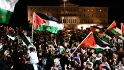 Μεγάλη συγκέντρωση και πορεία υπέρ της Παλαιστίνης στην Αθήνα: Οι διαδηλωτές κατευθύνονται στην πρεσβεία του Ισραήλ (vid)
