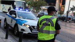 Απίθανο περιστατικό στο Αγρίνιο: Οδηγός πλακώθηκε με άνδρα που βγήκε από το πορτμπαγκάζ του και στο τέλος έφυγαν μαζί!