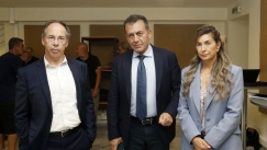 o αναπληρωτής Υπουργός Αθλητισμού, Γιάννης Βρούτσης και ο γ.γ. Αθλητισμού, Γιώργος Μαυρωτάς
