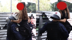 Απίστευτο περιστατικό στα Εξάρχεια: Αστυνομικός πήρε σηκωτή γυναίκα