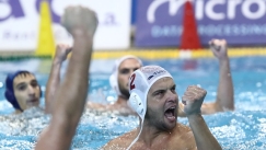 O Λόντσαρ του Ολυμπιακού πανηγυρίζει
