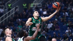 ο Κώστας Σλούκας κόντρα στην Ζάλγκιρις.