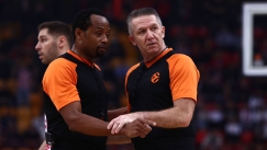 Ο διαιτητής Μπισάκ της Euroleague στον αγώνα με τον Ολυμπιακό