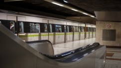 Αδιανόητη οπαδική επίθεση με καπνογόνα σε εν κινήσει μετρό: «Όποιος είναι Παναθηναϊκός να το πει τώρα» (vid)