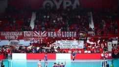 Κοσμος του Ολυμπιακού στο κλειστό του Ρέντη