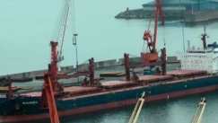 Ελληνόκτητο φορτηγό πλοίο χτυπήθηκε από πύραυλο στην Ερυθρά Θάλασσα (vid)