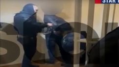 Μάχη σώμα με σώμα: Βίντεο - ντοκουμέντο από τη στιγμή της σύλληψης διαρρήκτη από σπιτονοικοκύρη στον Κολωνό (vid)