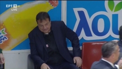 Ο Εργκίν Αταμάν με ζακέτα και σακάκι στην Πάτρα