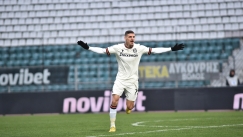 Ο Ντεσπόντοφ πανηγυρίζει γκολ του στο Βόλο 