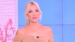  Το επικό μήνυμα που έλαβε η Καινούργιου για το ντύσιμό της: «Με αγάπη στο λέω μωρή, κοντεύεις τα 40, τι είναι αυτά τα μίνι που φοράς;» (vid)