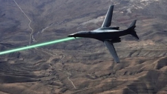 Το ισχυρό όπλο - λέιζερ που μπορεί κατεδαφίσει στόχο τόσο μικρό όσο ένα κέρμα (vid)