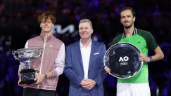 Σίνερ και Μεντβέντεφ μαζί με τον Κούριερ στην απονομή