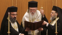 Εκκλησία: Τα «στρατόπεδα» της Ιεραρχίας για τη βάπτιση των παιδιών των ομόφυλων ζευγαριών