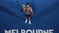 O Σίνερ με το τρόπαιο του Australian Open