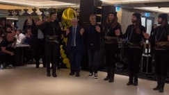 Χόρεψε ποντιακά στην γιορτή των παλαιμάχων ο Δημήτρης Μελισσανίδης (vid)