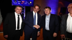 H άφιξη του Κυριάκου Μητσοτάκη στα Gazzetta Awards (vid)