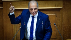 Ο Βελόπουλος κάλεσε τους βουλευτές να δηλώσουν επίσημα αν είναι ομοφυλόφιλοι ή όχι