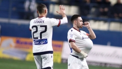 Ο Αντρίγια Ζίβκοβιτς σκοράρει στο Αγρίνιο και πανηγυρίζει