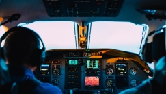 Έρευνα για «ακυβέρνητο» αεροπλάνο: Πήρε ο ύπνος και τους δύο πιλότους