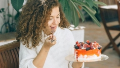 Γιατί έχεις έντονη λαχτάρα για γλυκά και αλμυρά τρόφιμα και τι να κάνεις γι' αυτό
