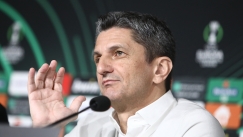 Ο Ραζβάν Λουτσέσκου στην συνέντευξη Τύπου