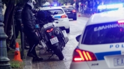 Σαρωτικοί έλεγχοι της αστυνομίας στην Πάτρα: Συλλήψεις για ναρκωτικά και αιχμηρά αντικείμενα 