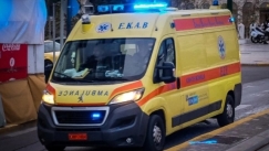 Σοβαρό ατύχημα στην Πάτρα: Ηχείο έπεσε στο κεφάλι κοπέλας κατά τη διάρκεια της παρέλασης