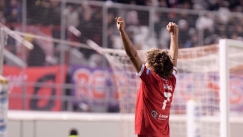 O Oυάρντα πανηγυρίζει εναντίον του Αστερα