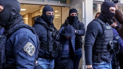 «Έκλεισε η δικογραφία για τη δολοφονία του αστυνομικού στον Ρέντη, με κατηγορούμενο μόνο τον 18χρονο για την φωτοβολίδα»