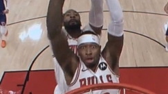 Τι... διπλό κάρφωμα των Μπουλς.