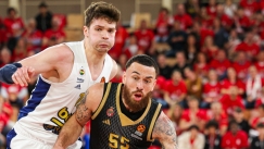 Ο Μάικ Τζέιμς.