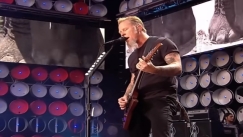 Ο Τζέιμς Χέτφιλντ των Metallica έκανε τατουάζ από τις στάχτες του Λέμι των Motörhead: «Xωρίς αυτόν δεν θα υπήρχαμε εμείς» (pic)