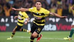 Ο Πόνσε πανηγυρίζει εναντίον του Παναθηναϊκού