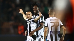 Ο Ζόαν Σάστρε πανηγυρίζει το γκολ της νίκης στο ντέρμπι επί της ΑΕΚ