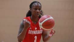 Η Γουίλιαμς με τη φανέλα του Ολυμπιακού