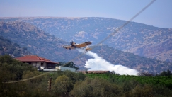 Φωτιά σε δασική έκταση στην Προσύμνη Αργολίδας: Σηκώθηκαν και εναέρια μέσα