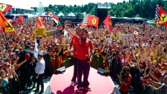 Υποδοχή ροκ σταρ από τους τιφόζι σε Λεκλέρ και Σάινθ στην Ίμολα (vid)