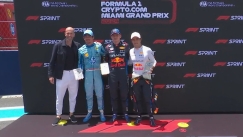 O Ζιντάν πήγε να δώσει το τρόπαιο του Λεκλέρ στον Πέρεζ (vid)