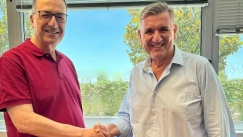 Ανακοινώθηκε επίσημα ο Θαναηλάκης από τον Alpha για το «Deal»: «Καλείται να παίξει εκείνος μπάλα σε ένα διαφορετικό γήπεδο»