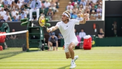 tsitsipas_grass