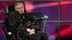 Πως ο Στίβεν Χόκινγκ μίλησε με τεχνητή νοημοσύνη και προειδοποίησε για το μέλλον της (vid)